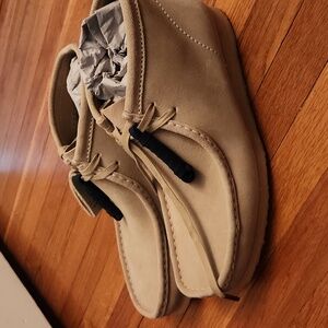 Clarks Wallabee Boots  Size 11 1/2- Color Maple Suede - NEW without Box